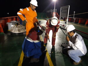 loading discharging petro2